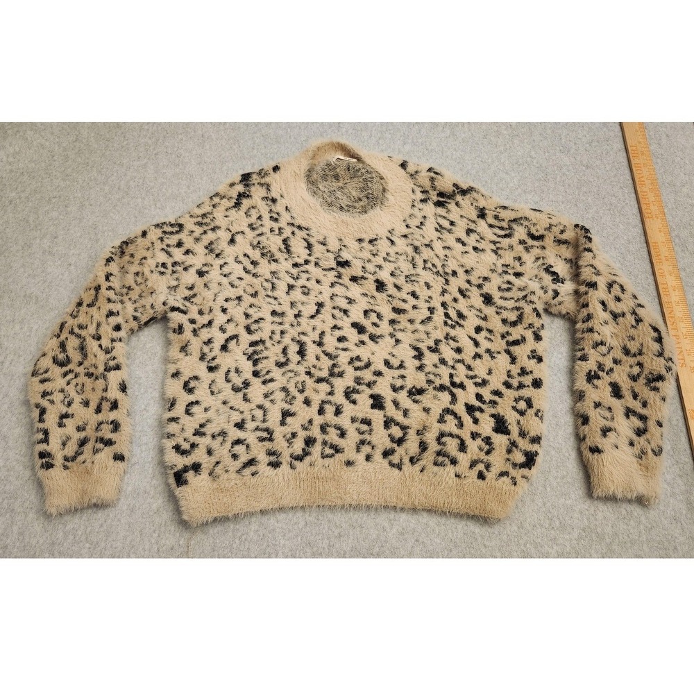 mi ami Sweater Womens Medium Beige Black Leopard‎ Fuzzy Eyelash Knit Crewneck
